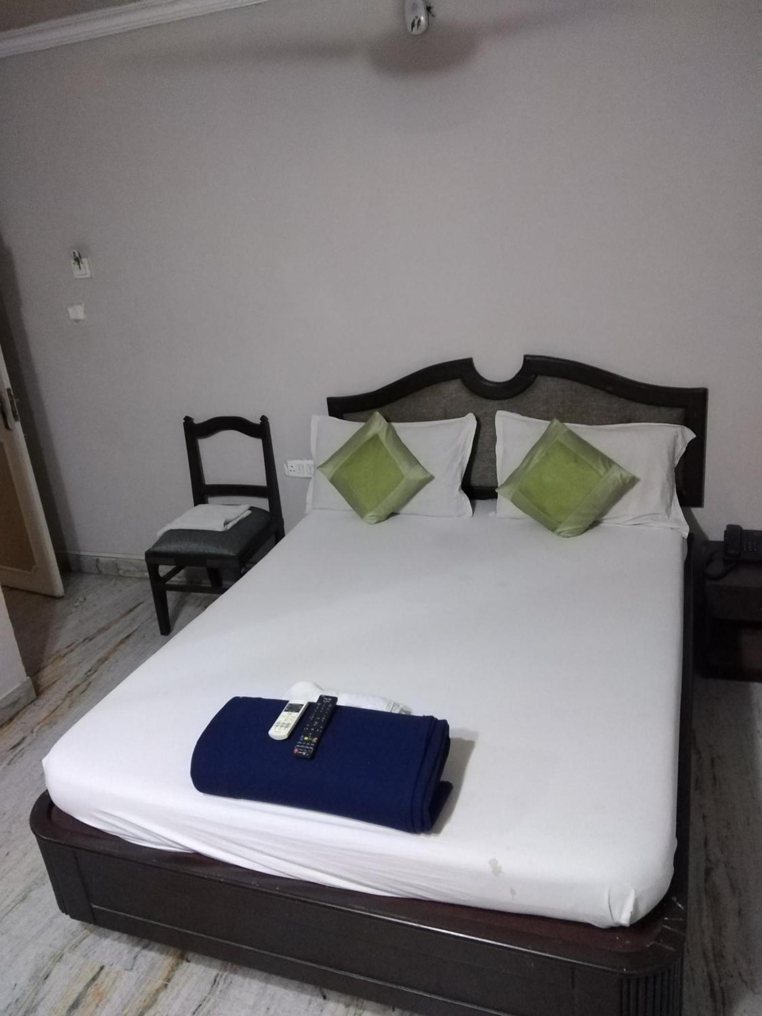 Hotel Grand Tower Madrás Habitación foto